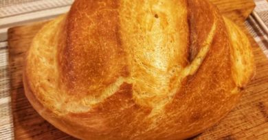 Sok házi asszony bánhatja, hogy nem ismeri ezt a receptet elronthatatlan házi kenyér, jénaiban sütve! Friss, forró, ropogós