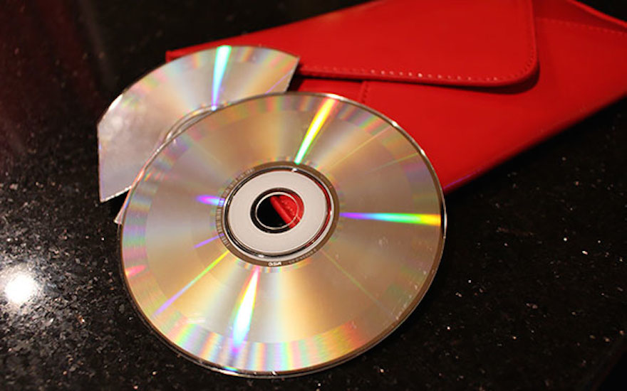 Talált otthon néhány régi CD-t, el se tudod képzelni, mire használta! Talált otthon néhány régi CD-t, el se tudod képzelni, mire használta!